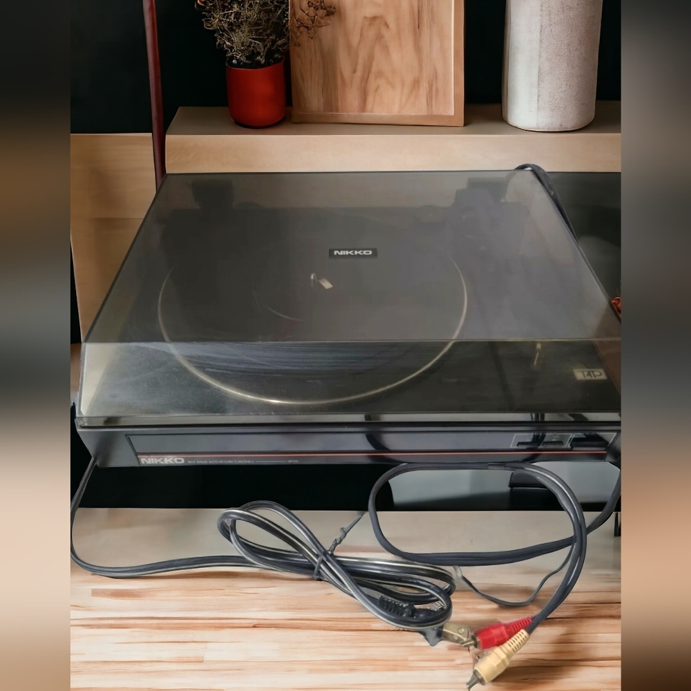 Nikko Auto-Return Turntable NP100